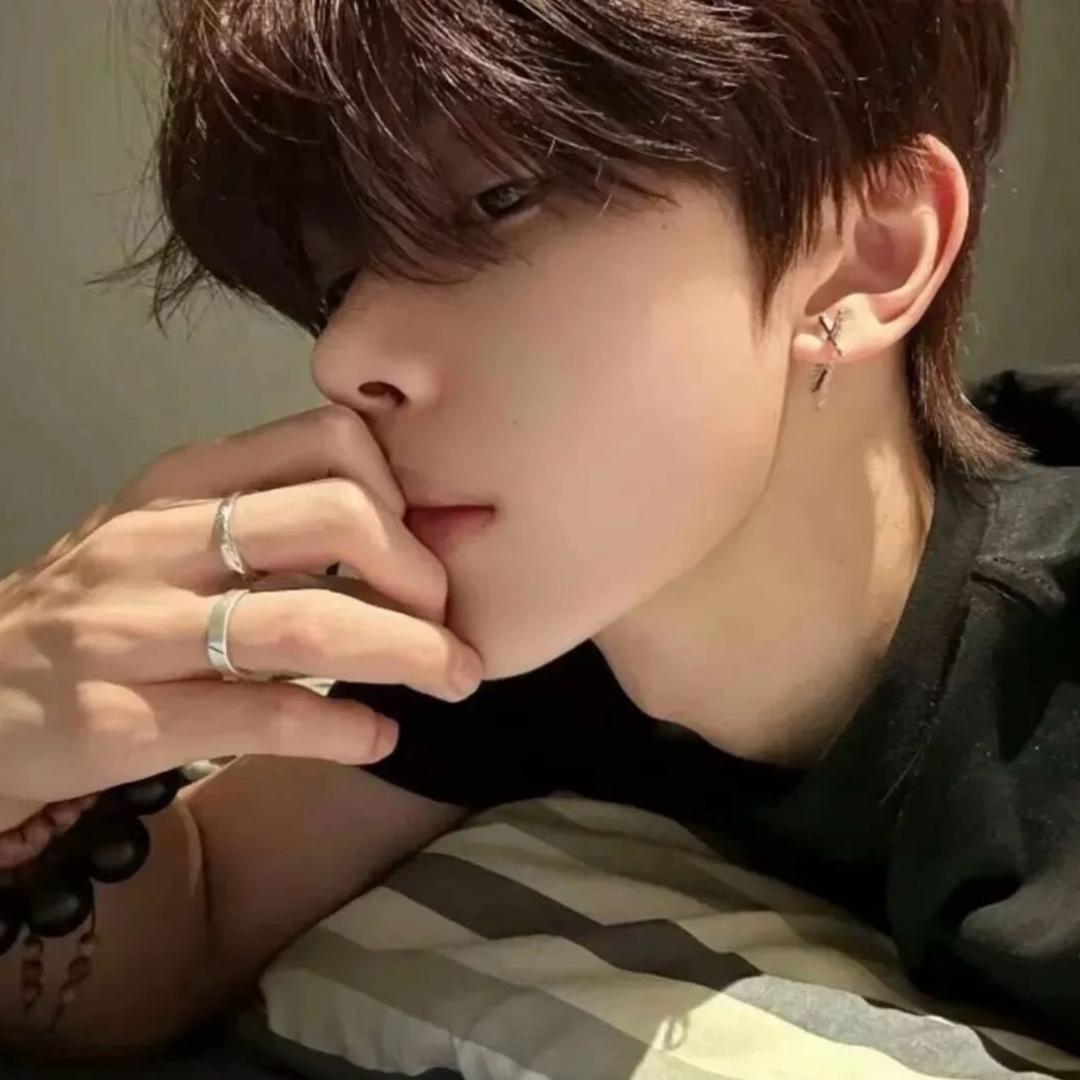 轩毅不是逸（吃单修仙）