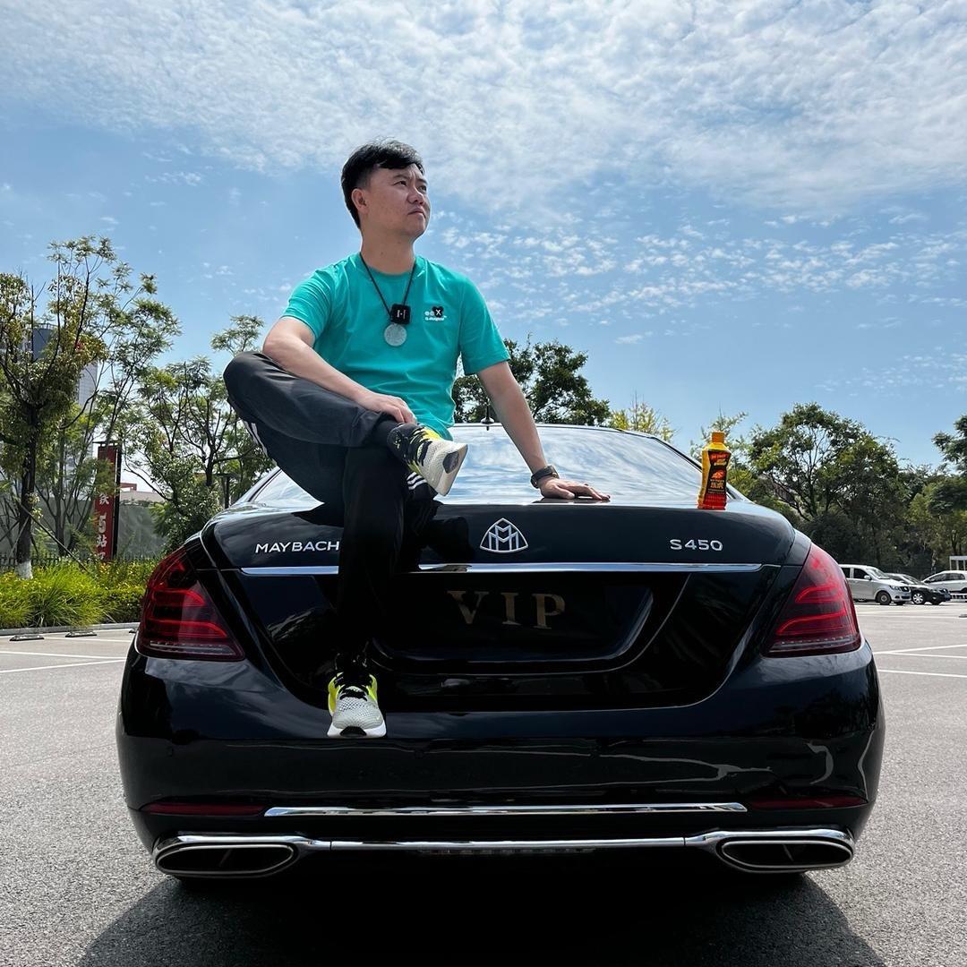 昆明勇越星风汽车 《宝玉》