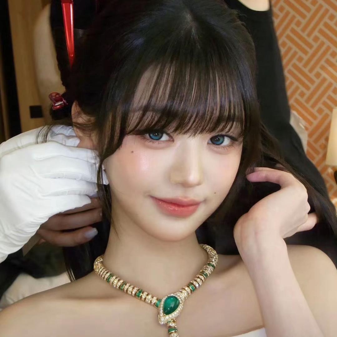 卢Lu.