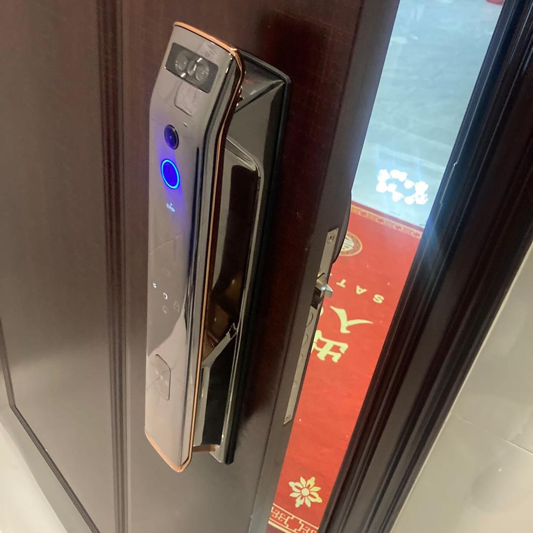 乐山月亮开锁换锁指纹锁