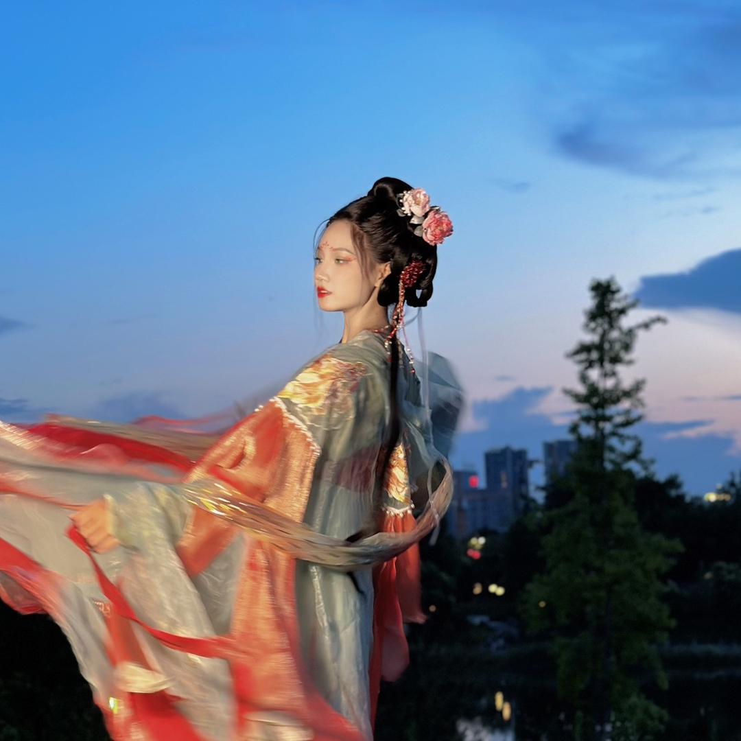 田员外家瓜熟了