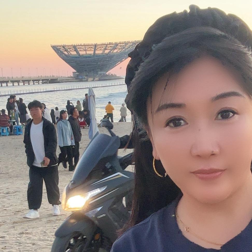 村里小芳
