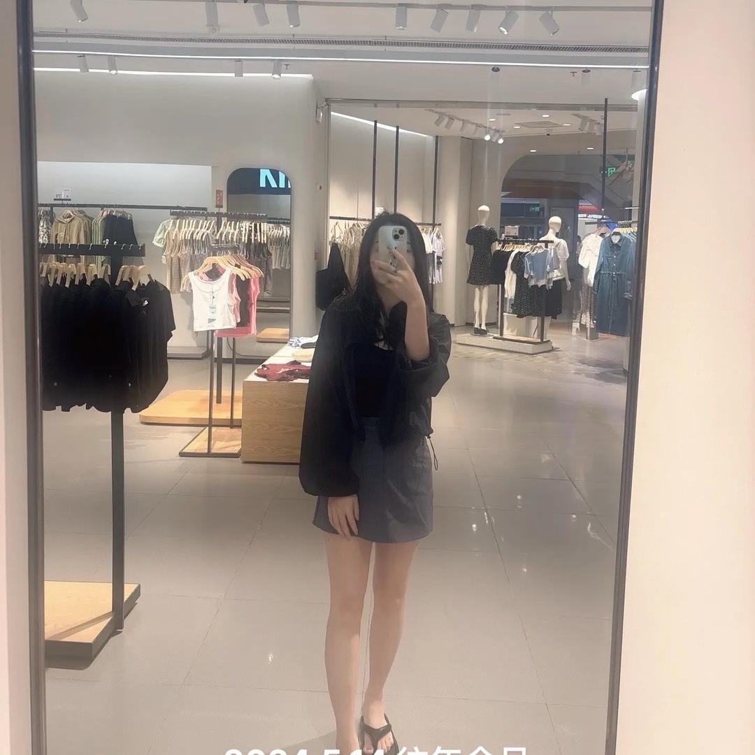 H UANG