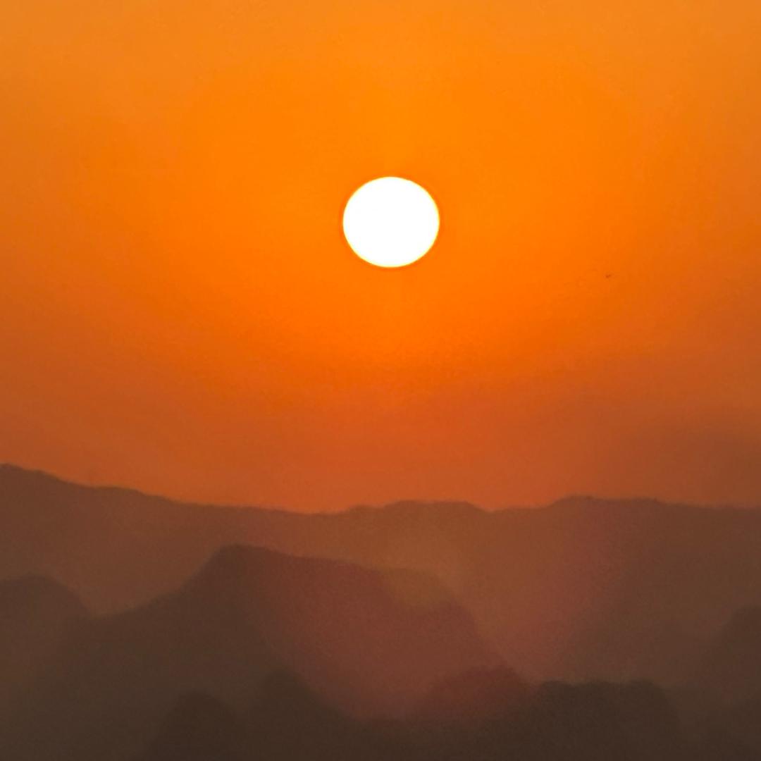 东方云