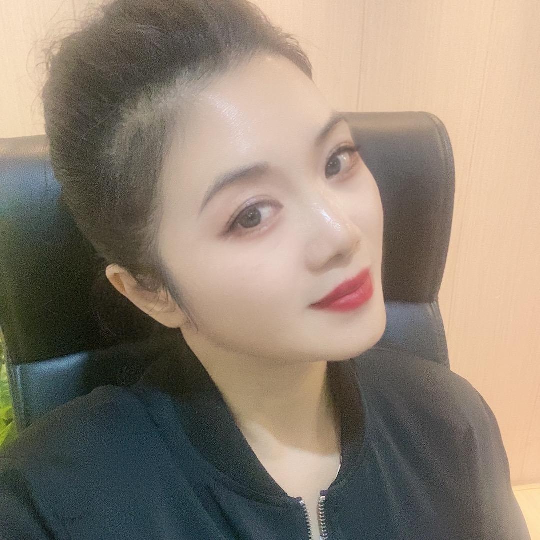 卢四小姐