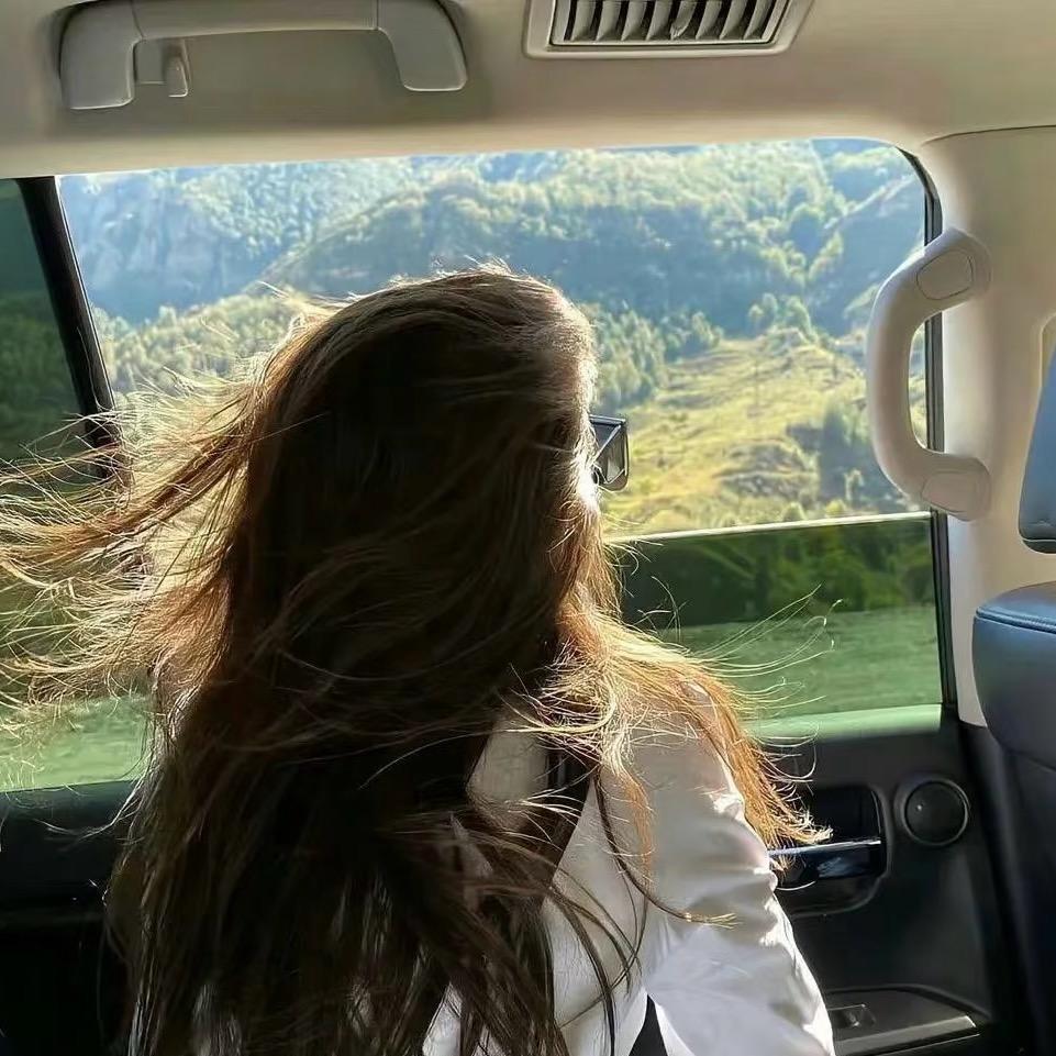 HH.