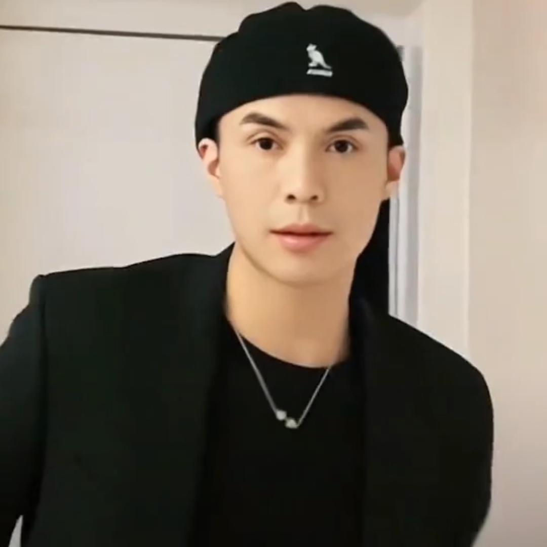 喜欢 朗诵 唱歌的小哥哥