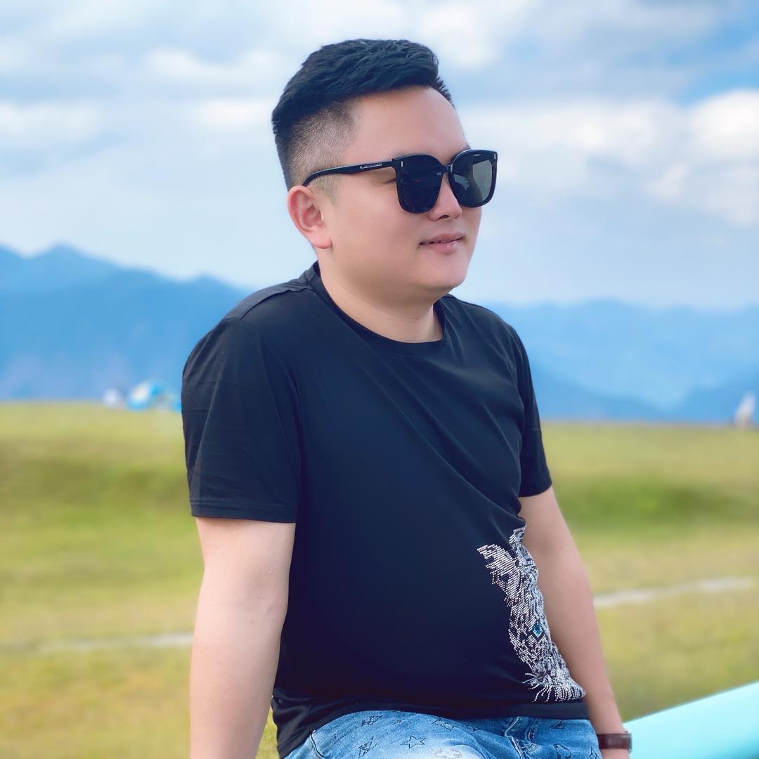 在荔波小七孔做民宿的·小先