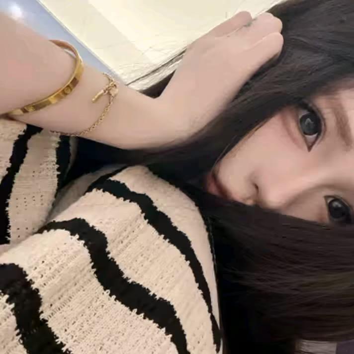 妮妮.