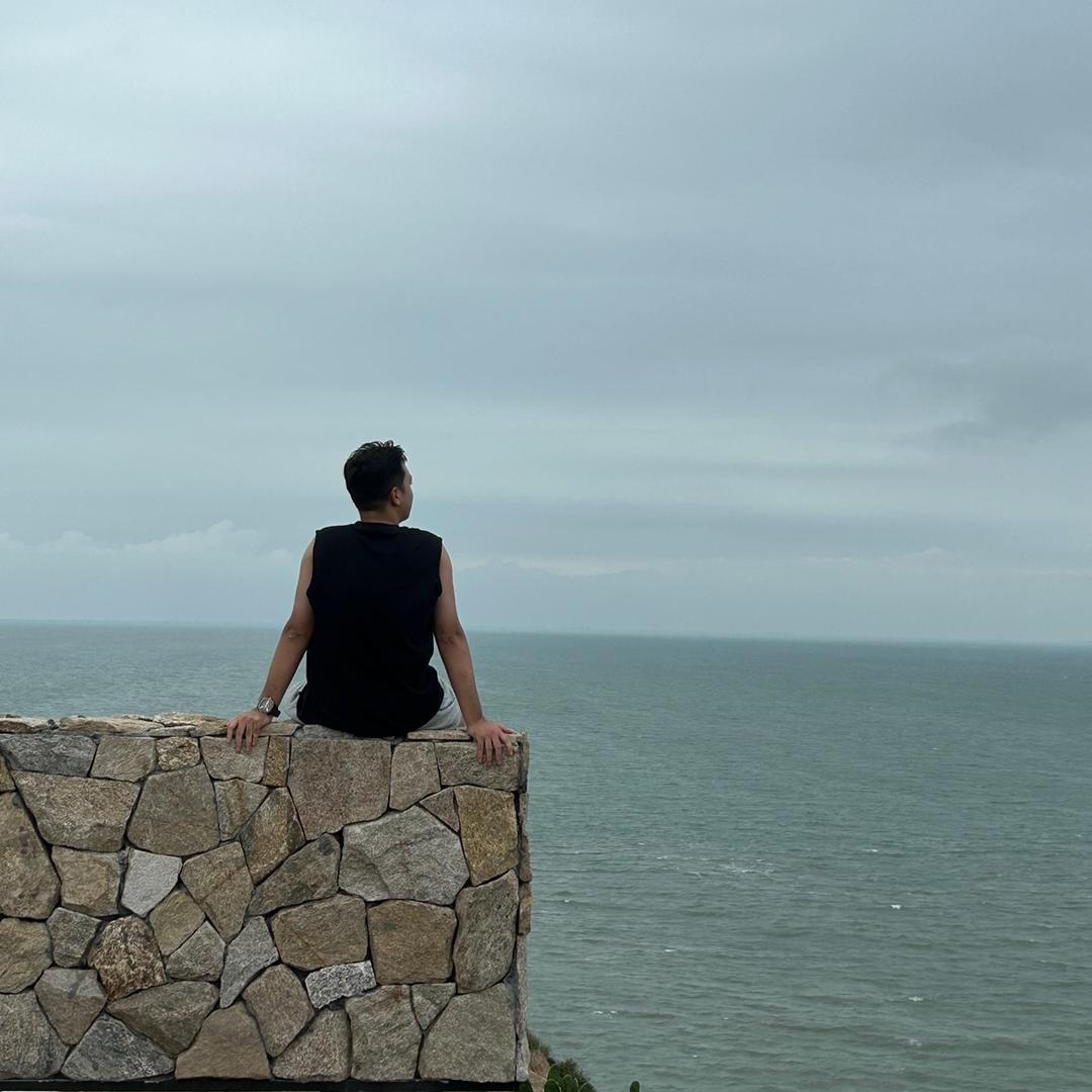 海盗船长一会儿想靠岸一会儿想杨帆