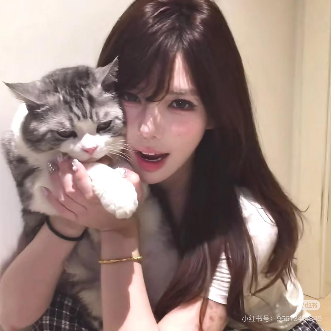 嘟嘟.