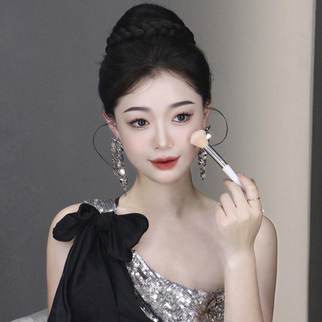 浙江帝梵轻奢服饰