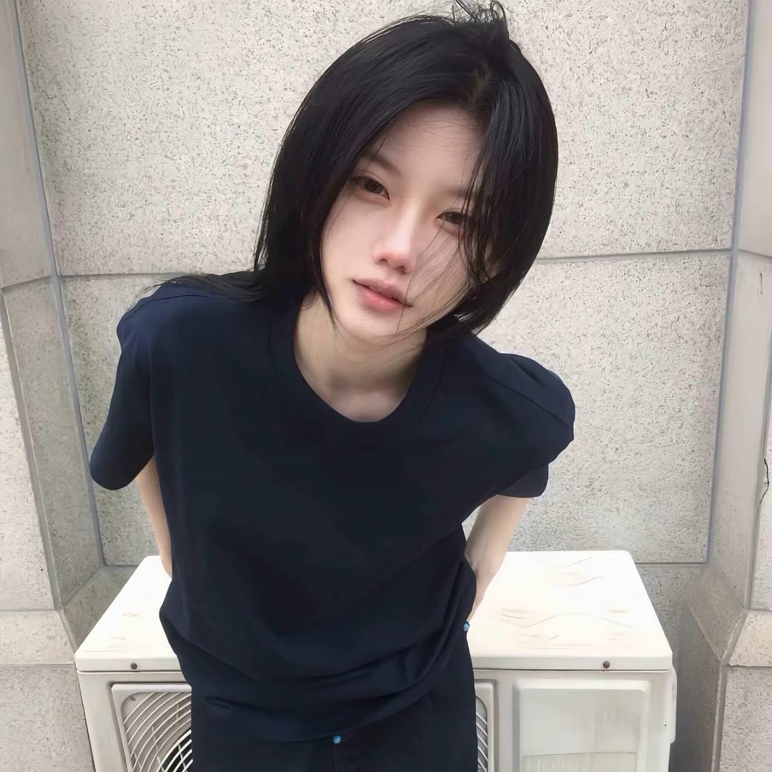 嗯嗯头像