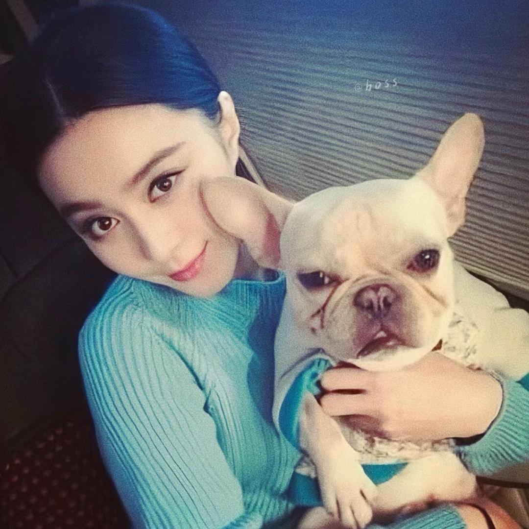 自带光环的小佳.