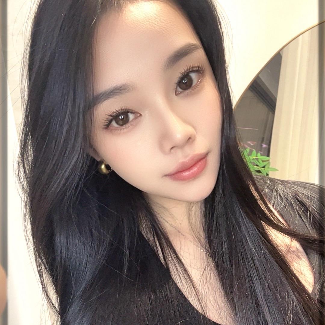 素颜美 C位女装（美甲女装集合店）