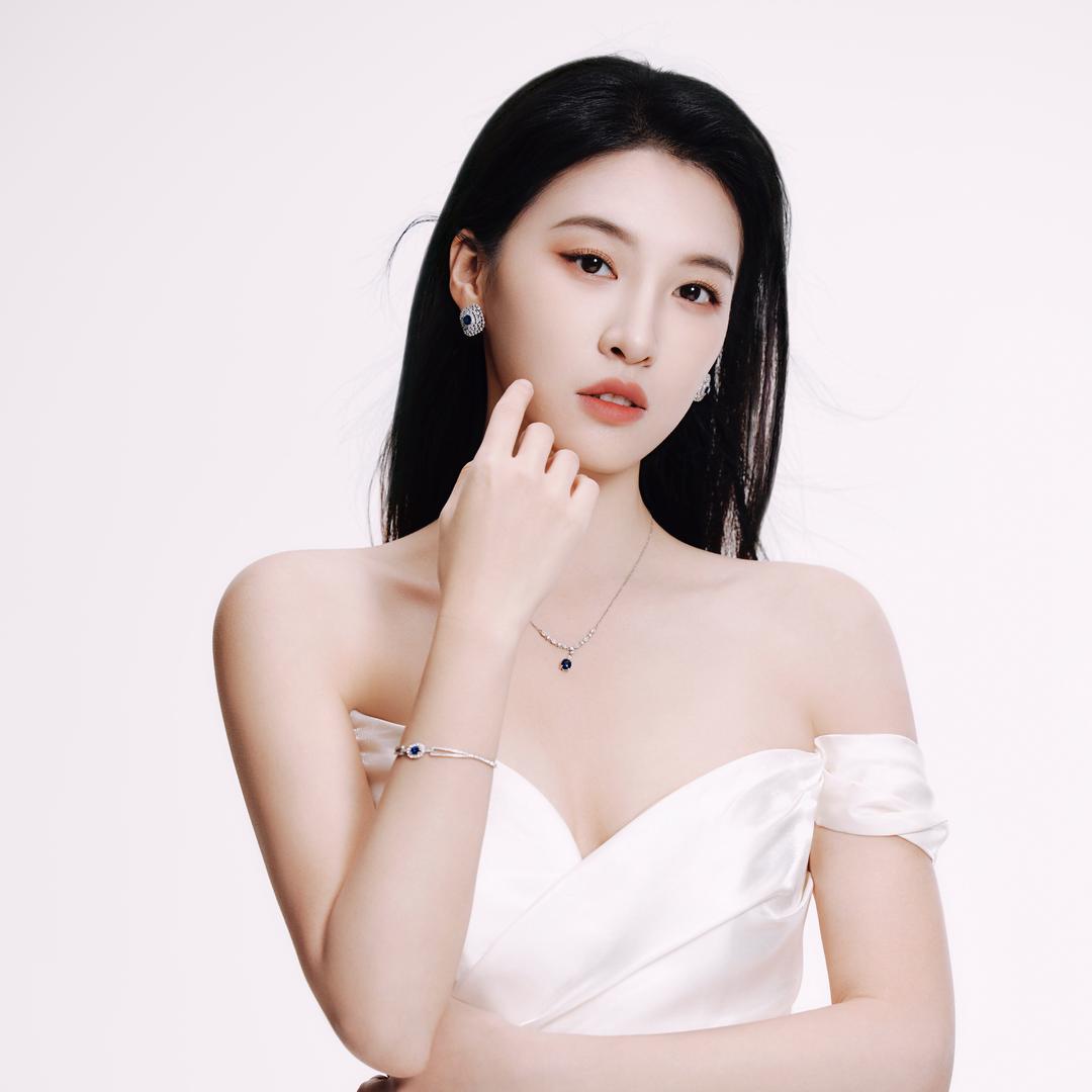 杜雨宸·Bella