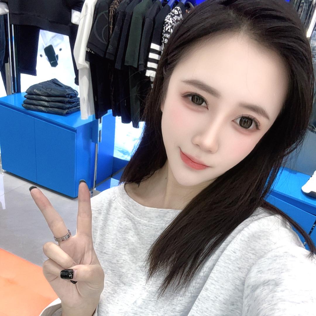 戈诺尔男装工厂店