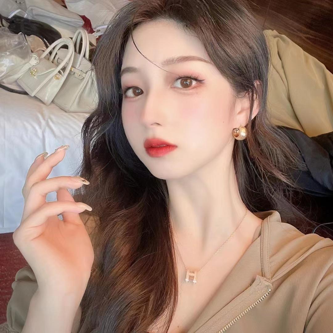 歌美女装定制