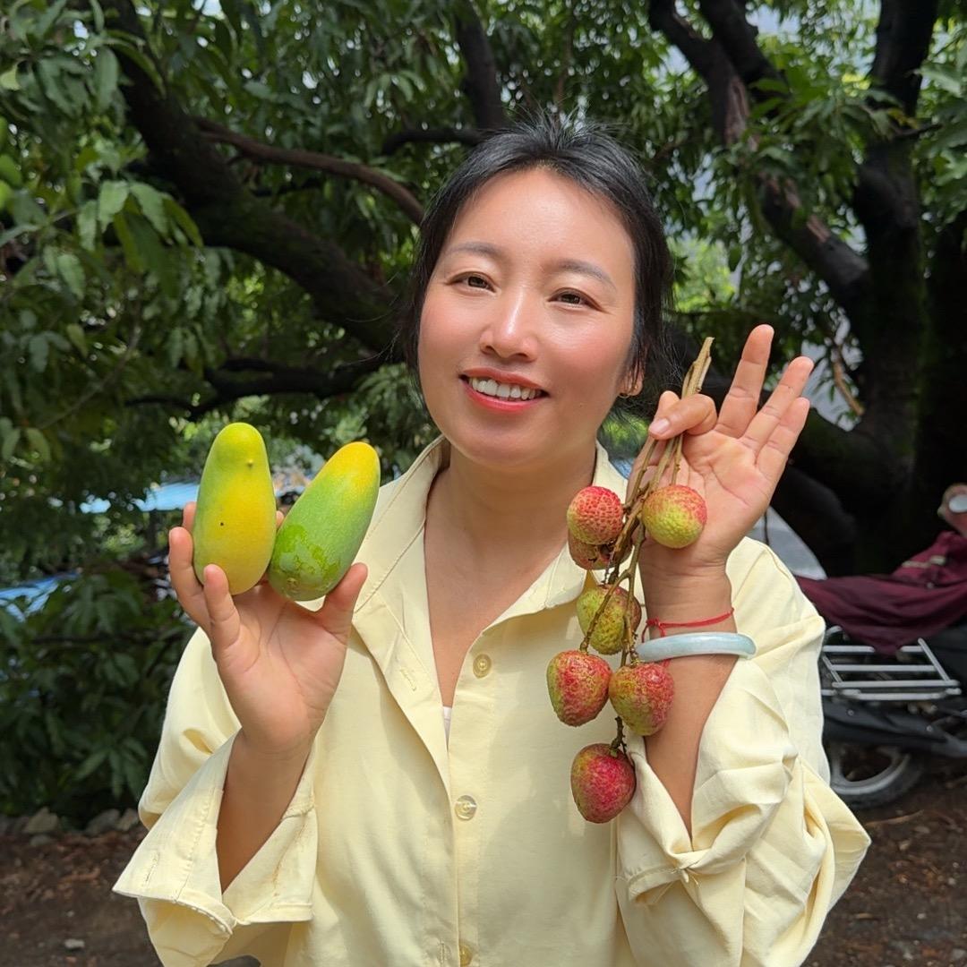 萝小小