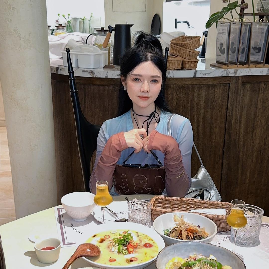 自贡雅贝故事服饰