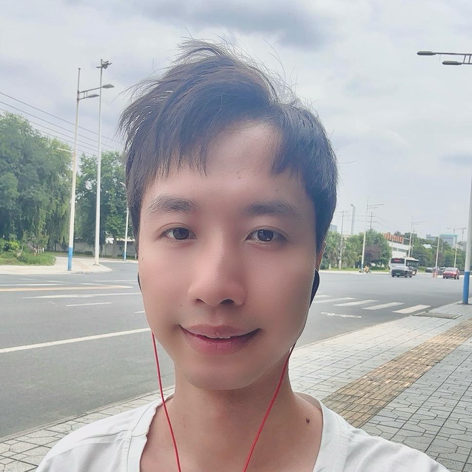 两只小蜜蜂