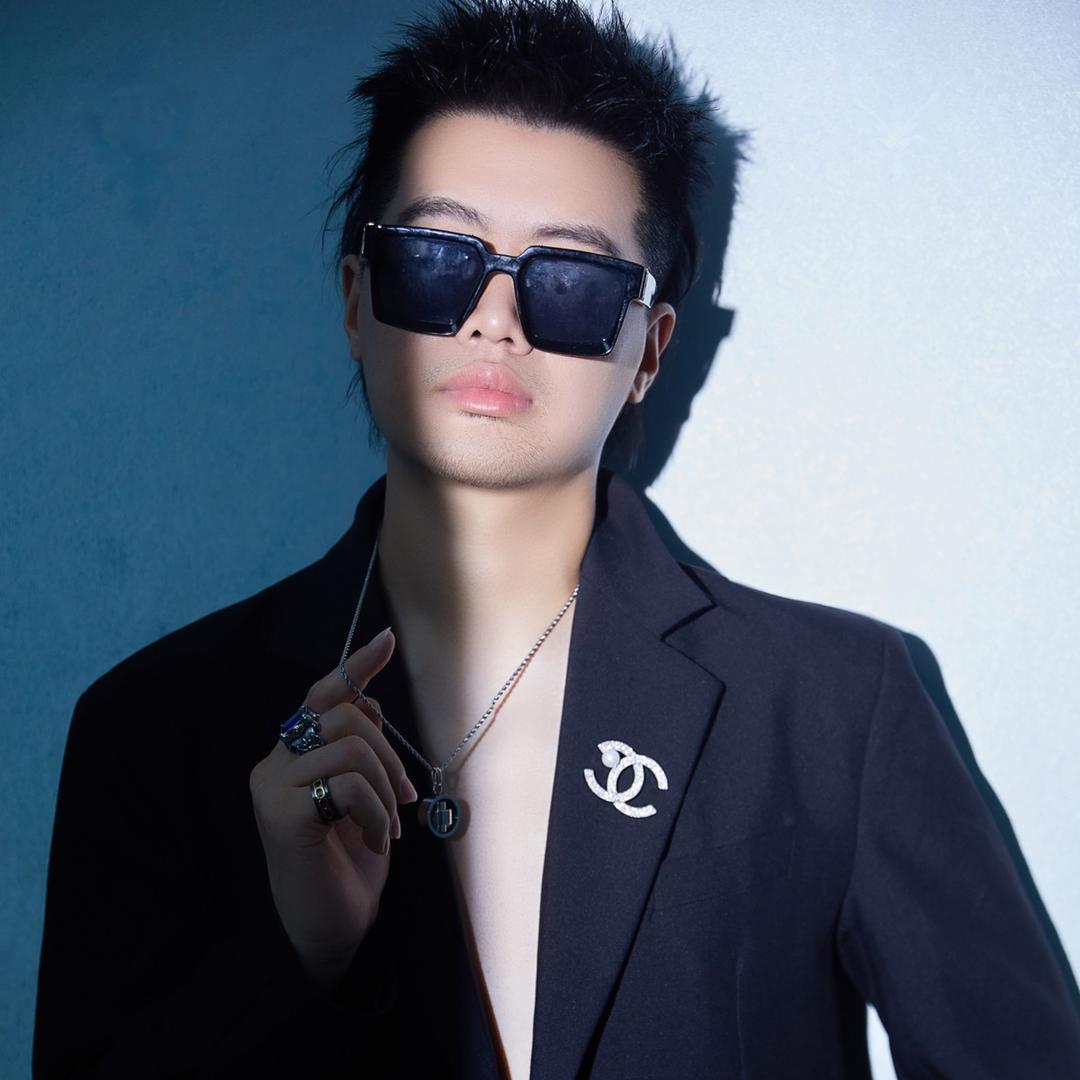 句容发型师陈强