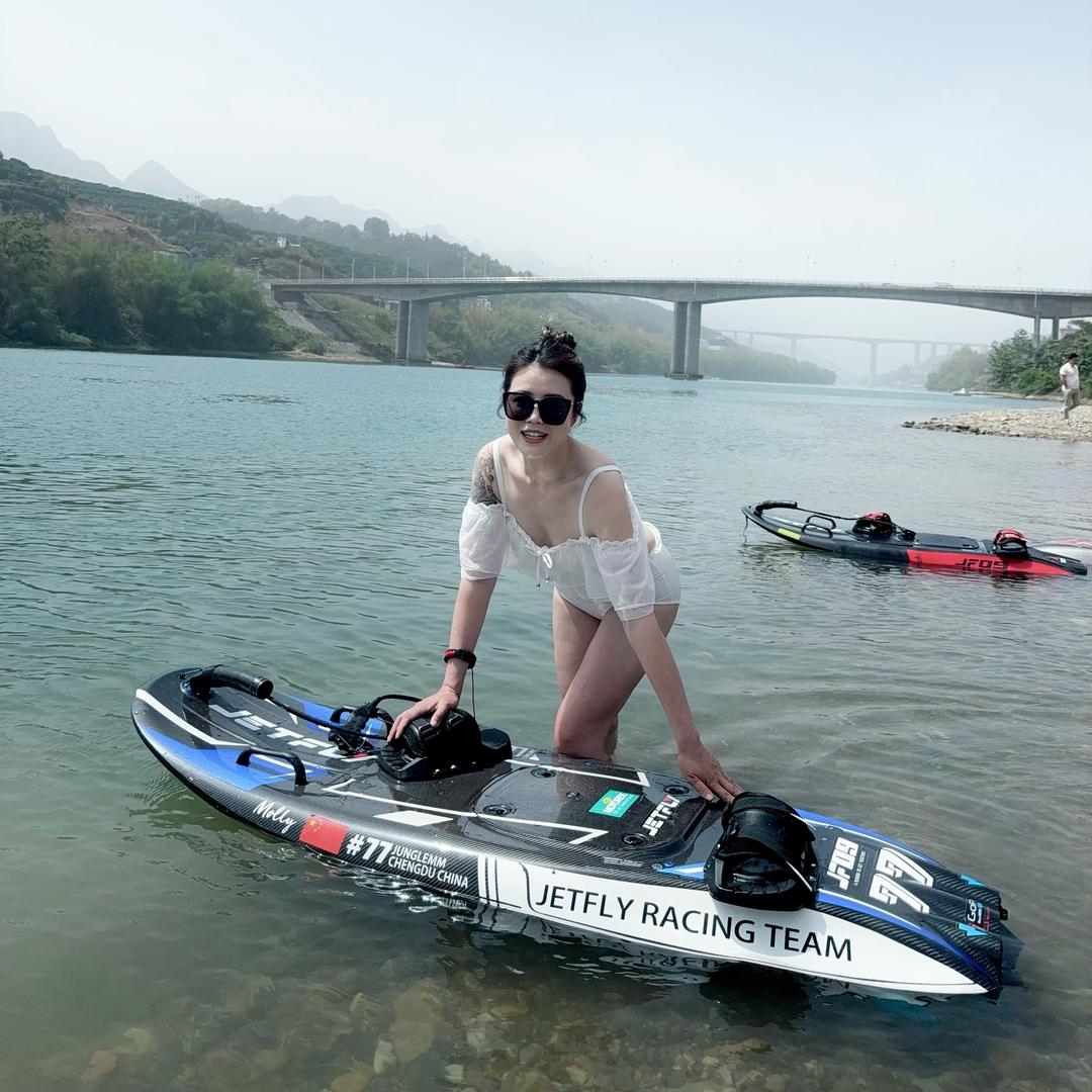 Molly（天峨动力冲浪俱乐部）