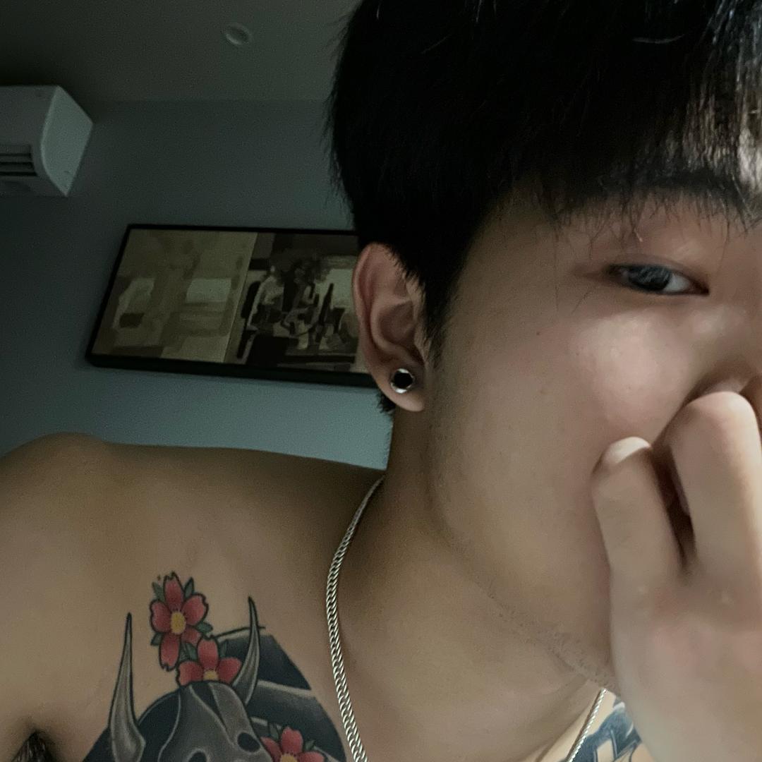 Lㅤㅤ  ￰ㅤ  ㅤ