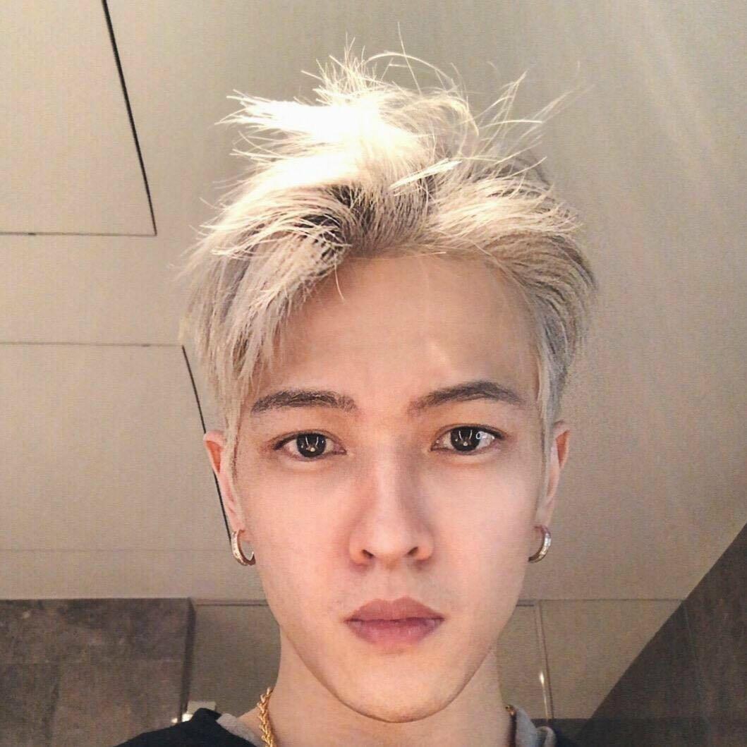 总被女人骗的小帅