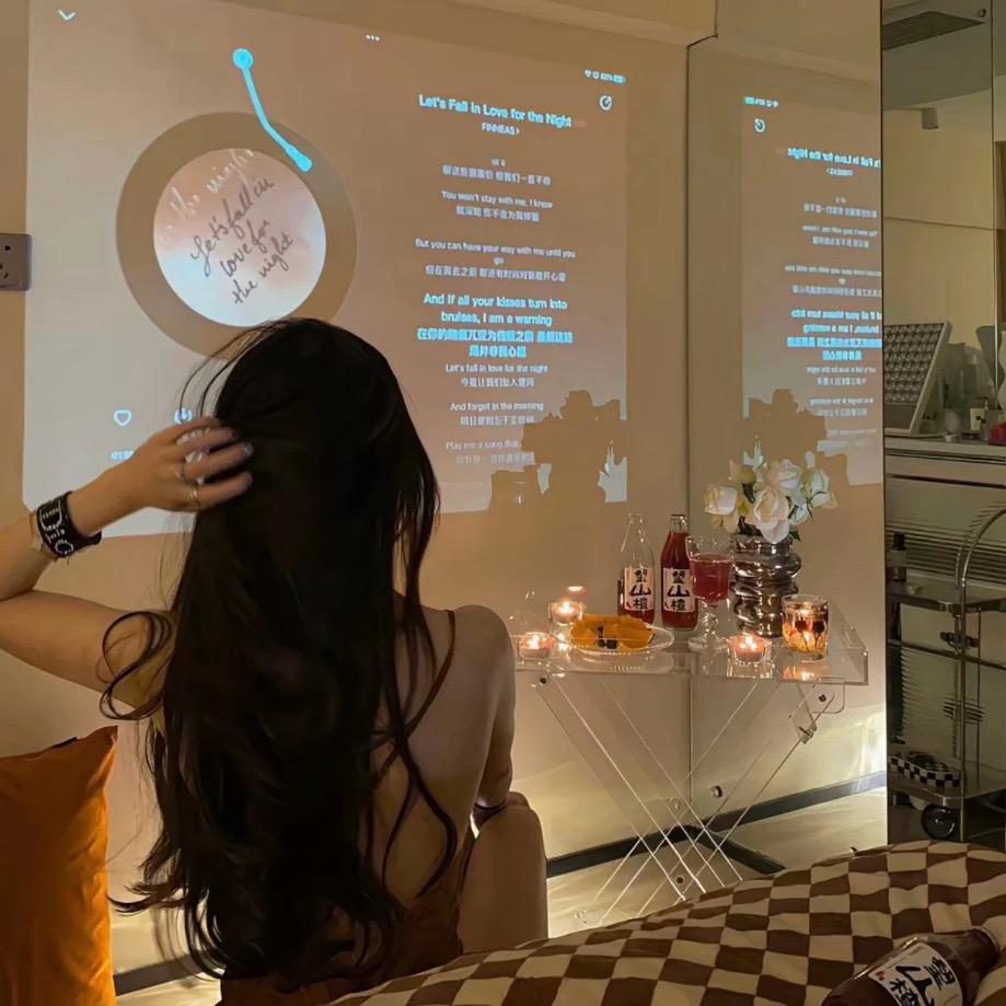 做大花脸的小姐姐.