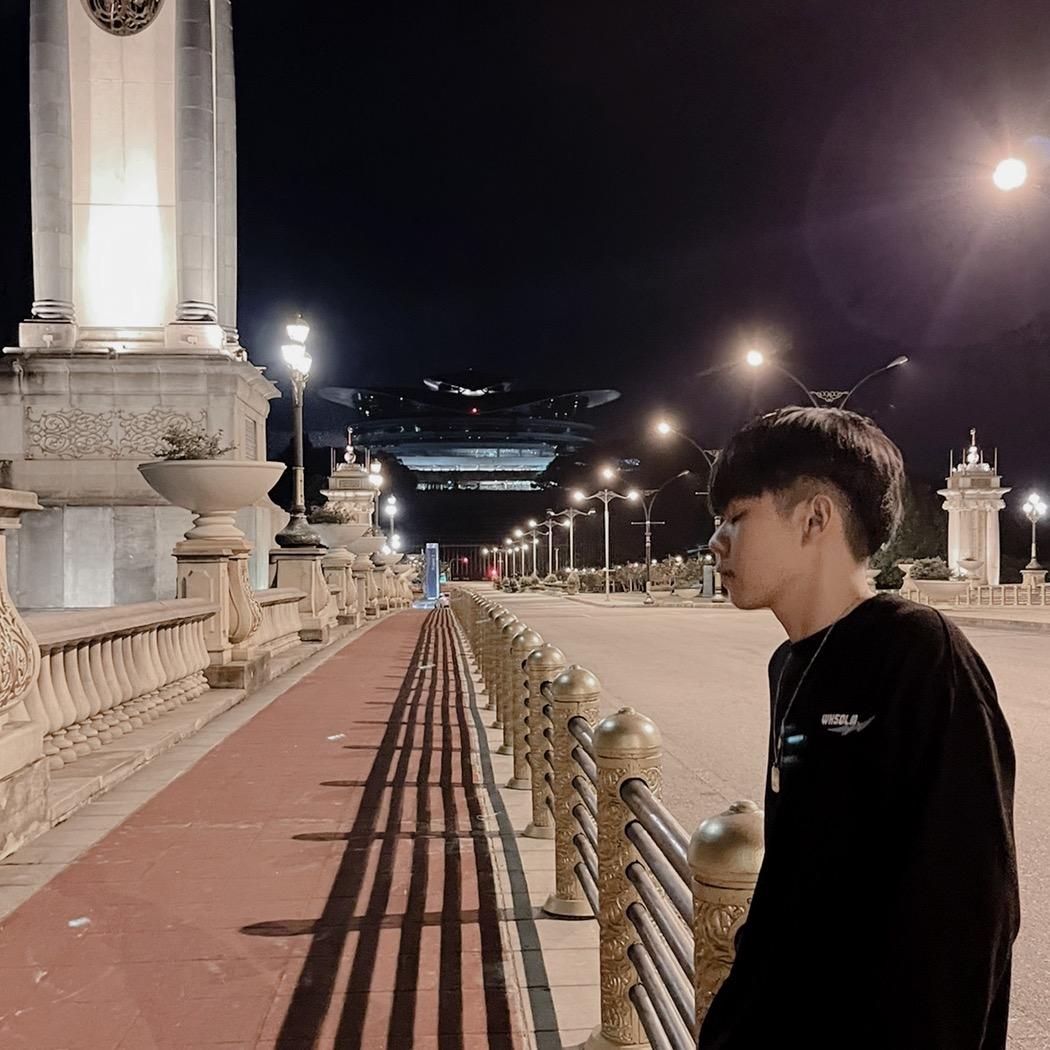 澤.