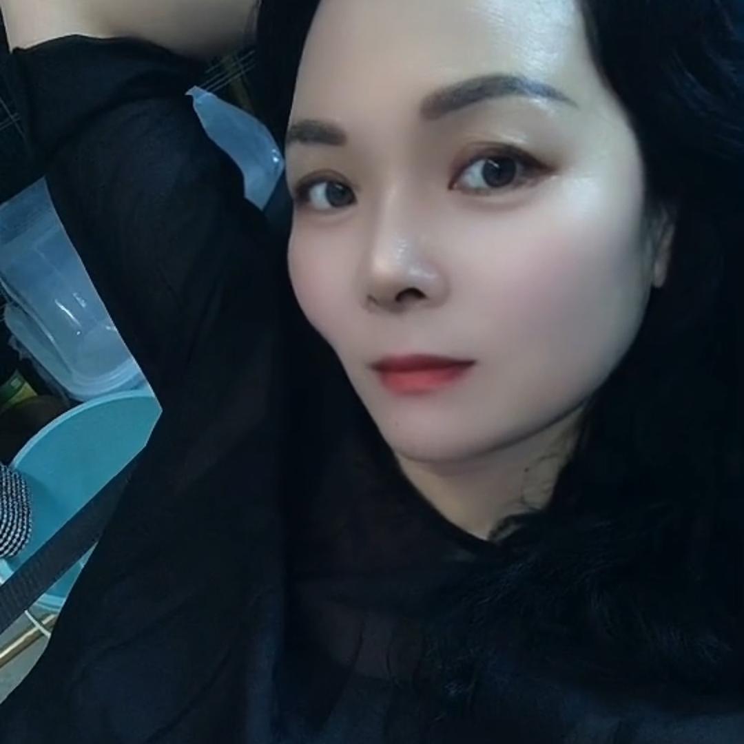 极品服装店（新人首播每天晚上8.20播)