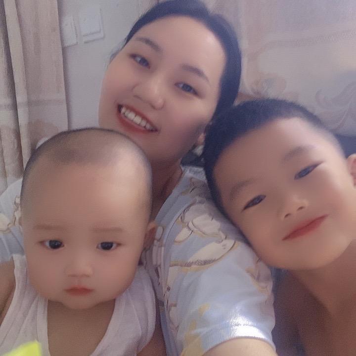 @两个皮夹克