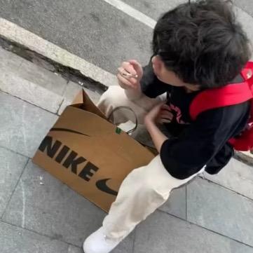 吃不起毛豆.