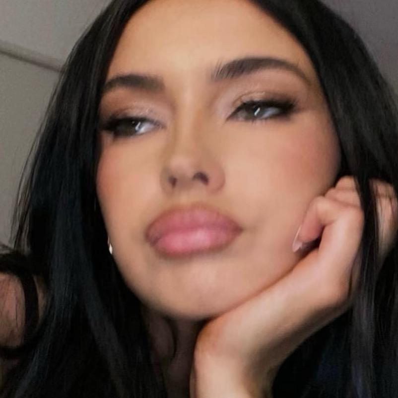 👩
