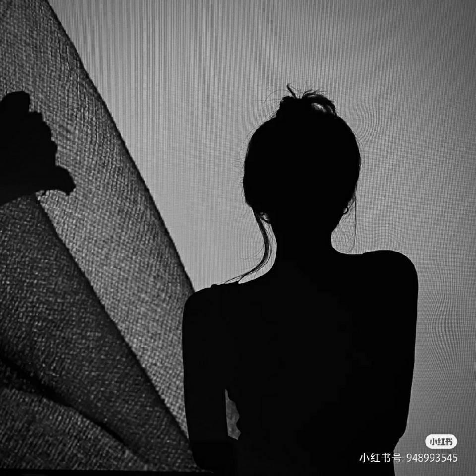 硪卟乖   要你哄 （拒加私聊 勿连赞)