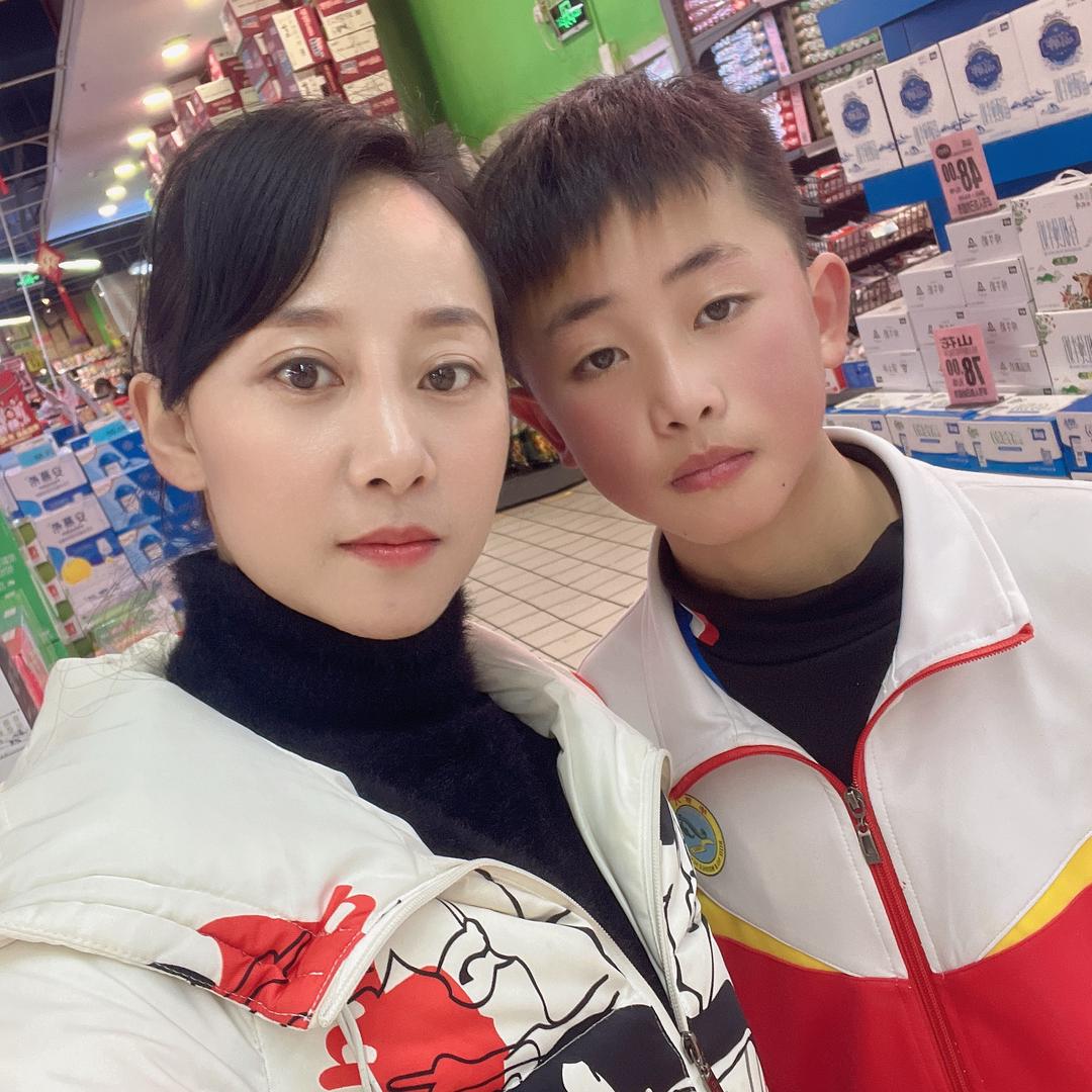 蛮子姐，橱窗（拒绝私聊）