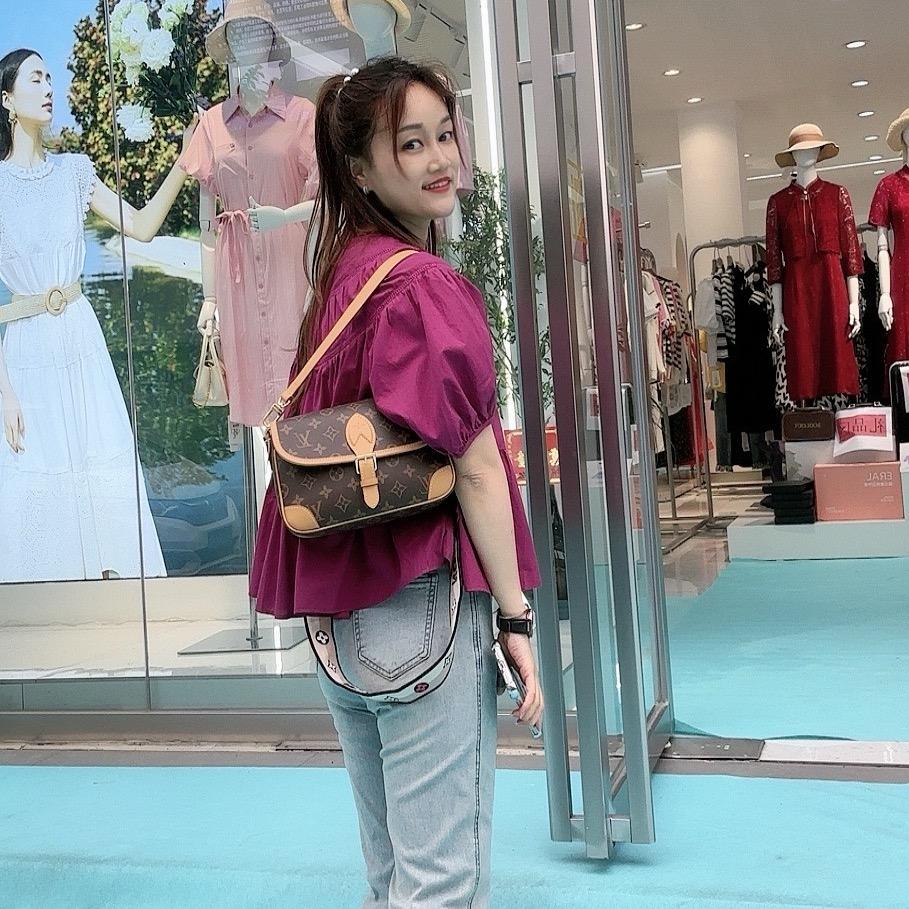 云溪区艾莱依服装店