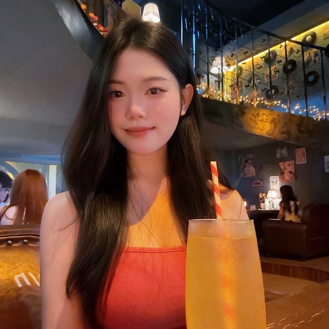 爱哭鬼阿悦🌙.