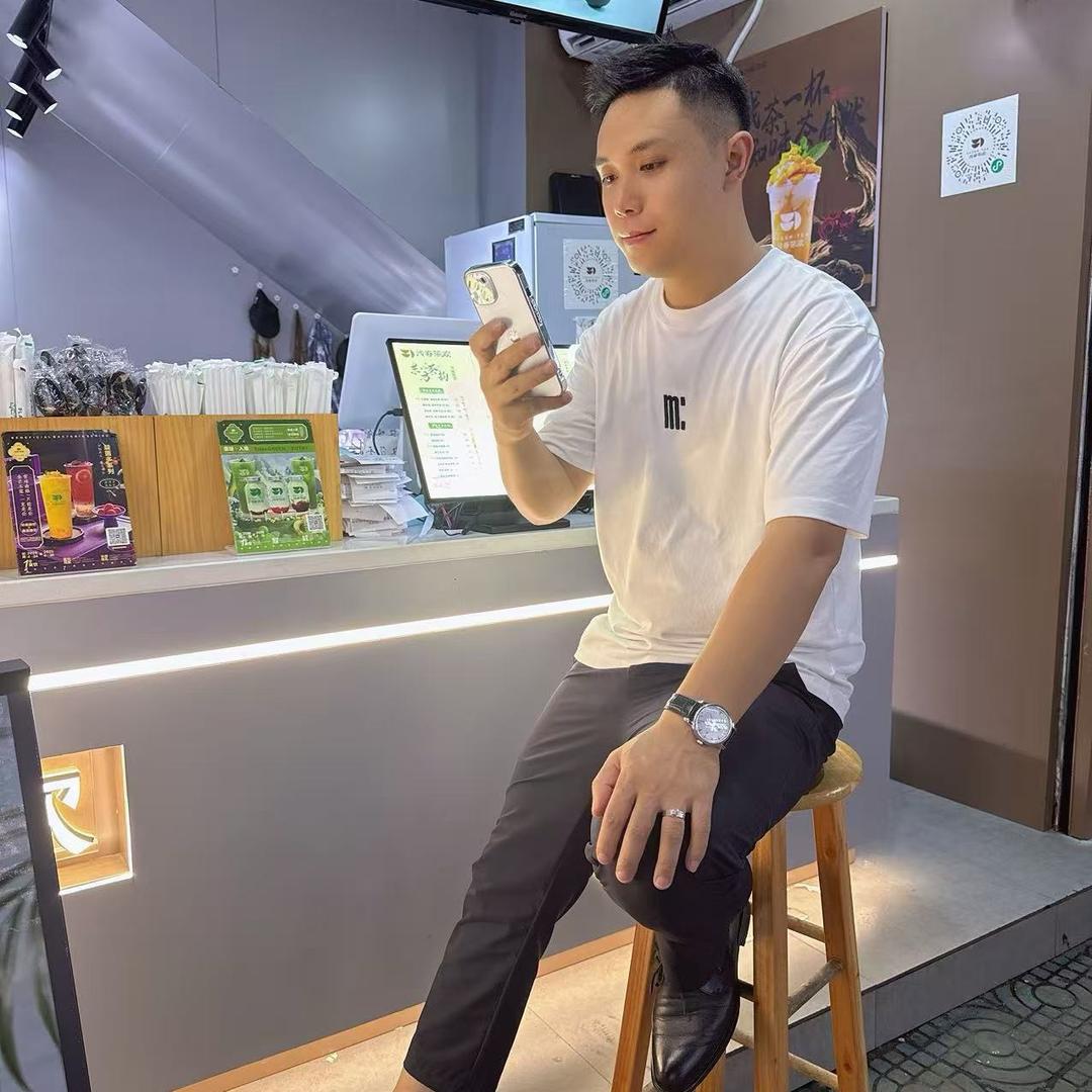 美团充电宝. 刷掌支付创业人。