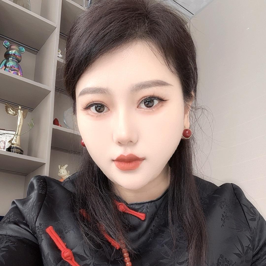 乌苏贾小燕