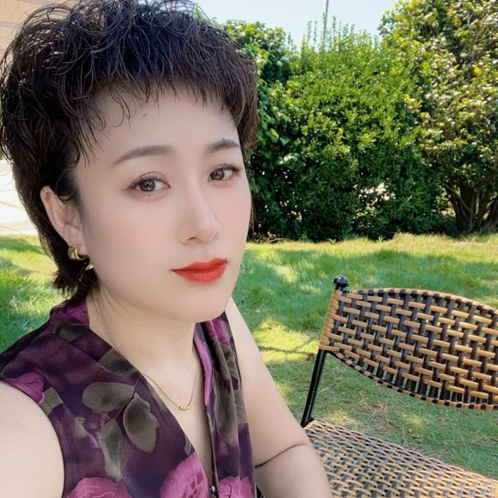 平度鸿运来服饰飞姐