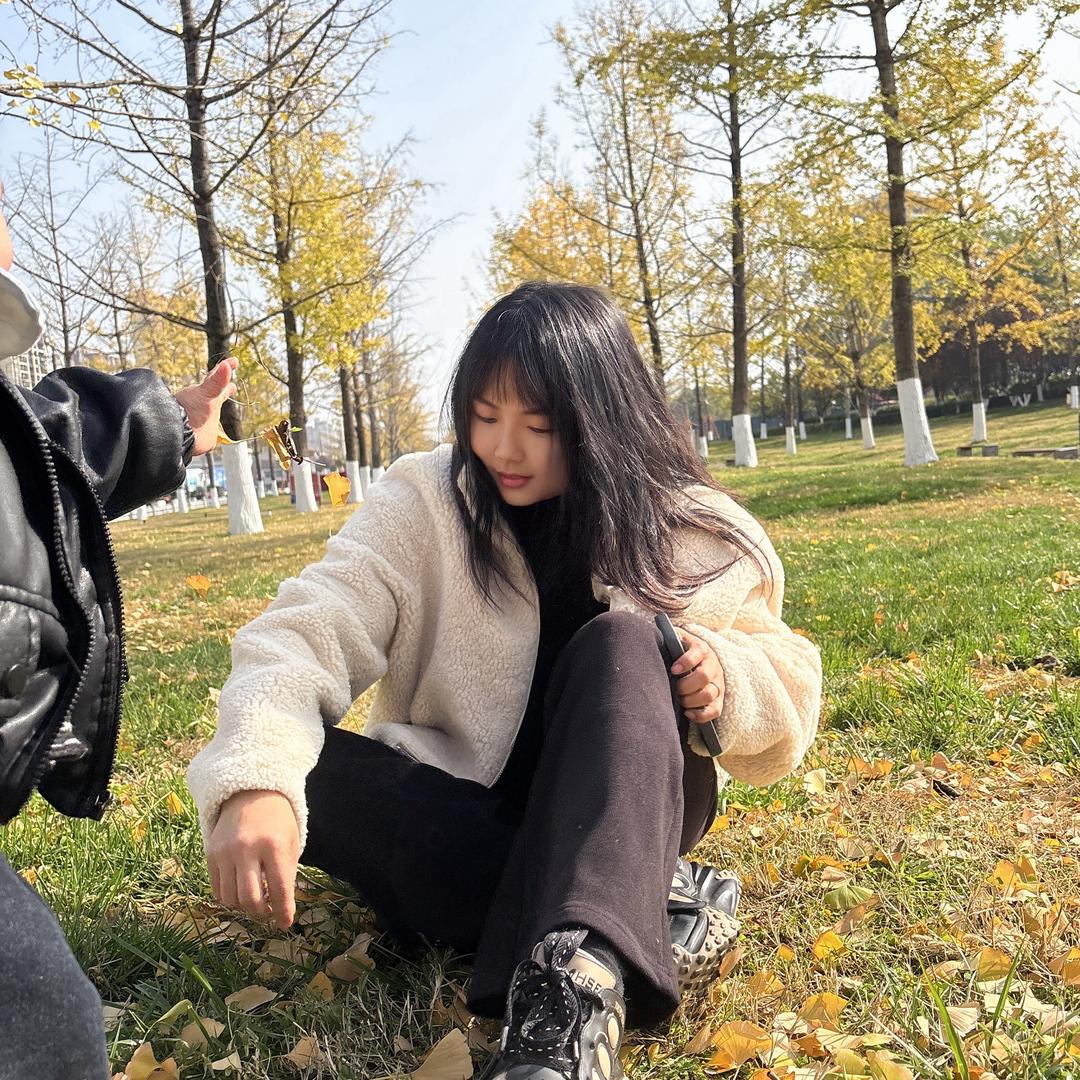 勉县一抹亮色女装 刘菲