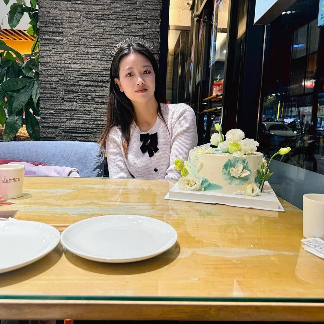 三个娃的小辣妈💏