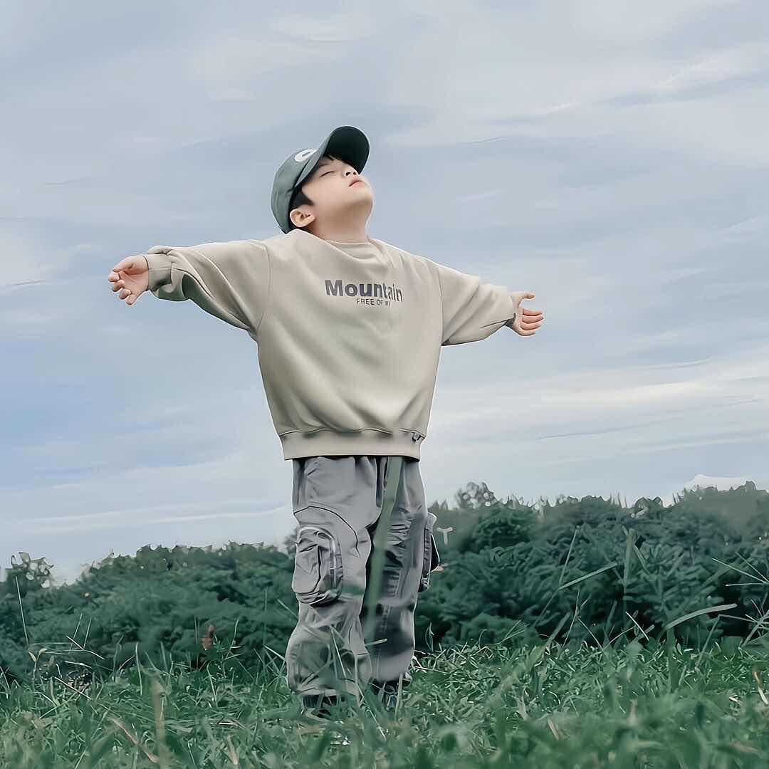 -ℳ