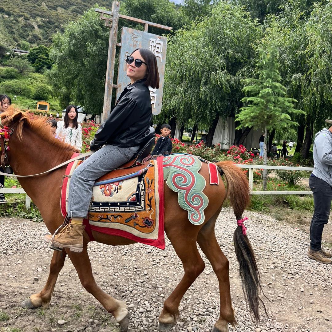 社恐妈妈社牛娃