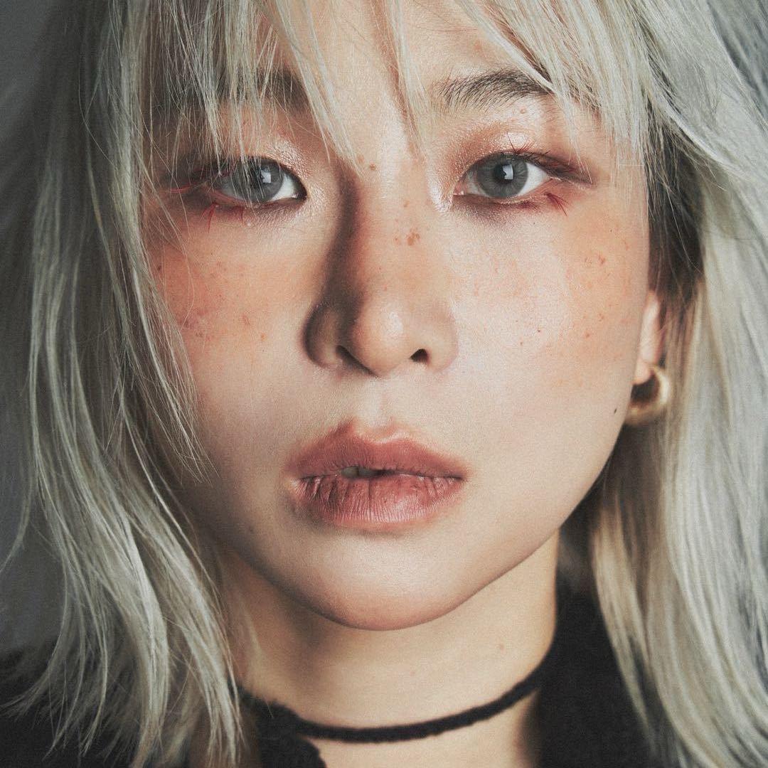 白毛女是个化妆师