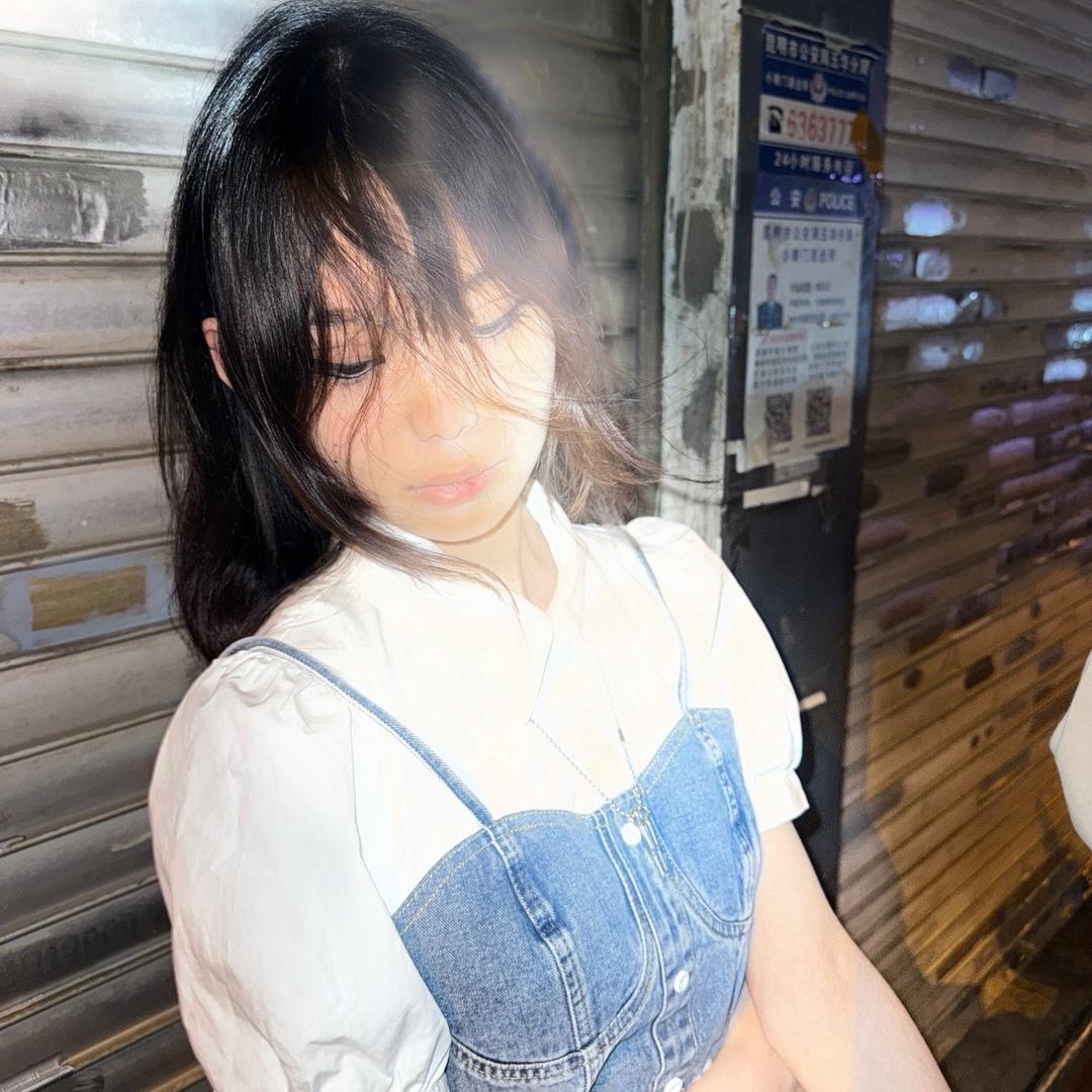 Jy^
