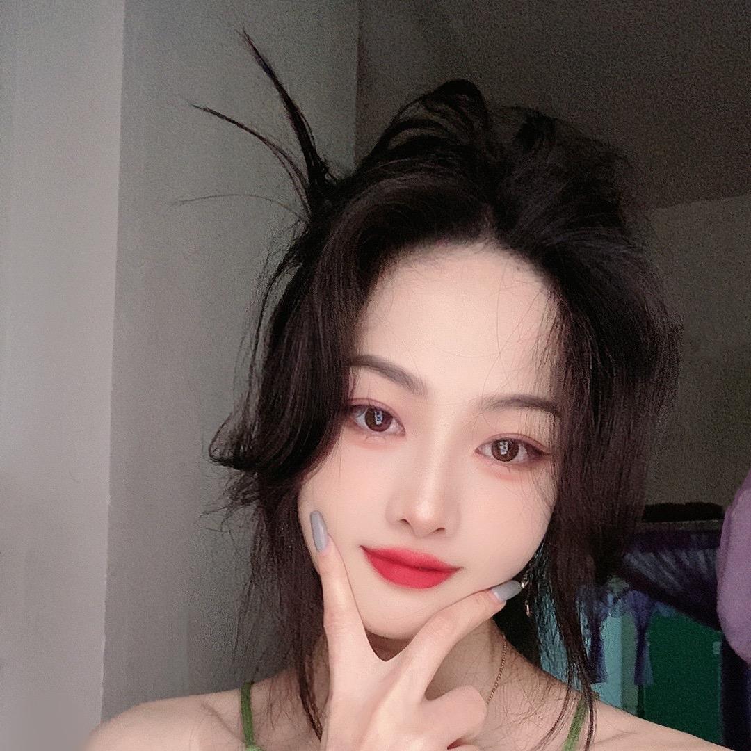 小月肖🌈穿搭