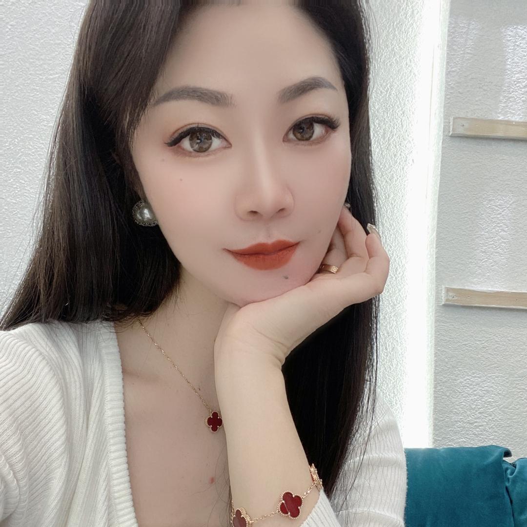 又爱精品女装